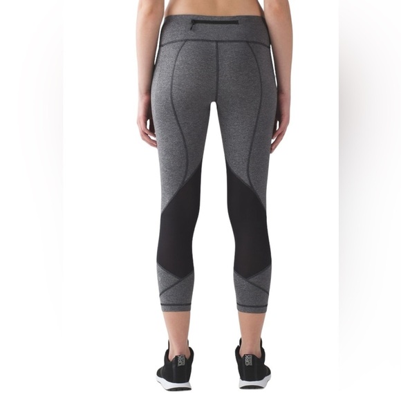Lululemon Pace Rival Crop Leggings Heathered Black / Gray in Sz 4 with Pockets - Picture 2 of 16